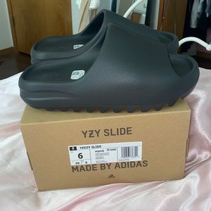 adidas yeezy slides “onyx”